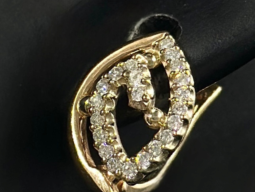 На фото Золотые серьги  №серьги из красного золота с бриллиантом вес 3.51 г:     .