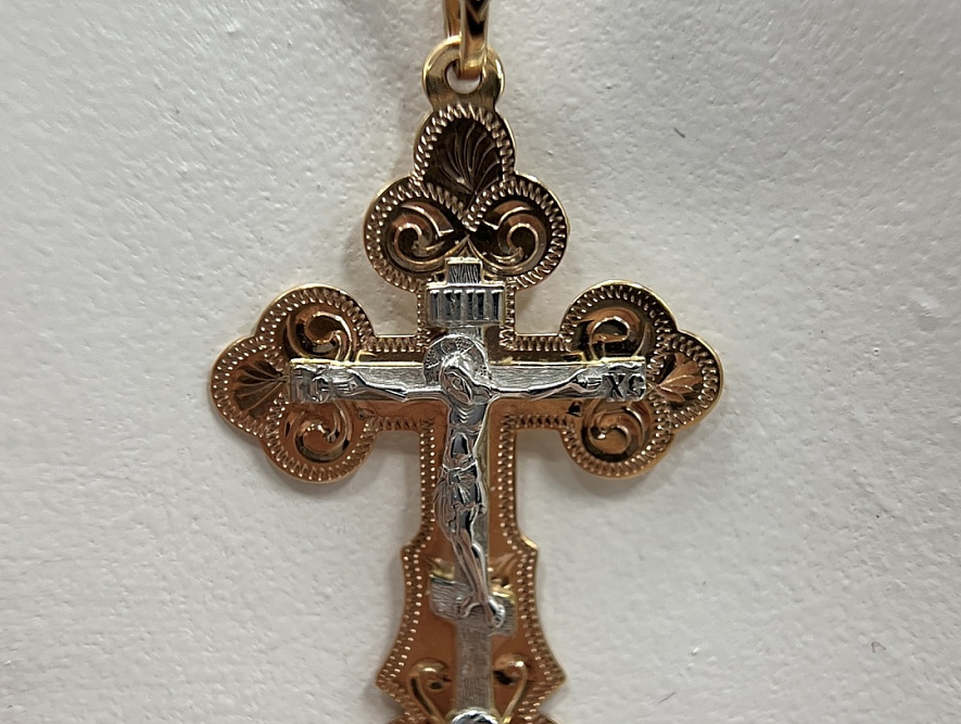 На фото Золотые подвески в Казахстане №подвеска из белого золота без вставки вес 2.55 г:     .