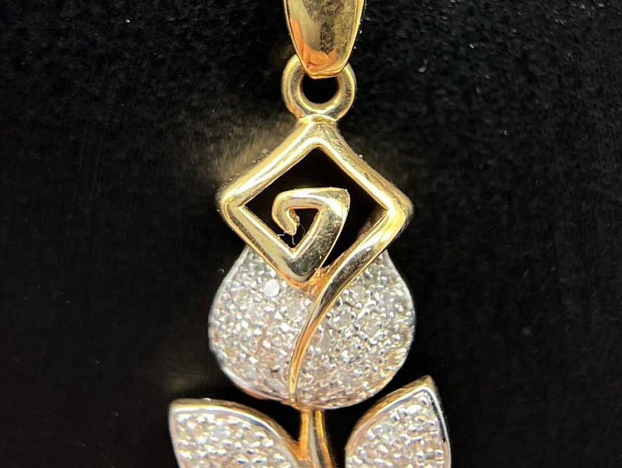 На фото Золотые подвески в Казахстане №подвеска из красного золота с бриллиантом вес 1.88 г:     .