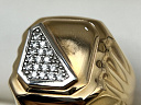 На фото Золотые печатки в Казахстане №печатка из белого золота с цирконом 18 вес 4.7 г:     .