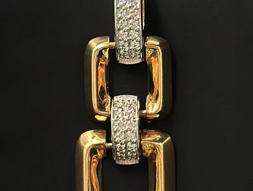 На фото Золотые подвески в Казахстане №подвеска из красного золота с фианитом вес 2.13 г:     .