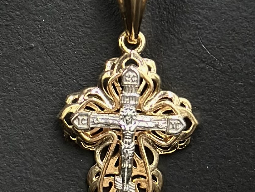 На фото Золотые кресты в Казахстане №крестик из белого золота без вставки вес 2.24 г:     .