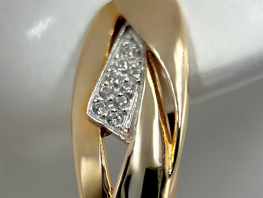 На фото Золотые серьги  №серьги из красного золота с фианитом вес 2.93 г:     .