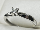 На фото Золотые кольца в Казахстане №кольцо из белого золота с бриллиантом 18 вес 1.42 г:     .