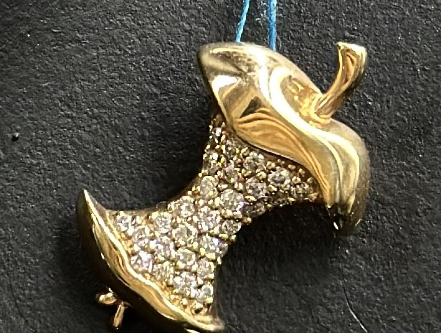 На фото Золотые подвески в Казахстане №подвеска из красного золота с бриллиантом вес 2.16 г:     .