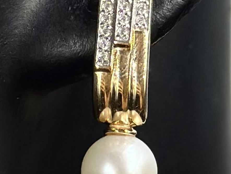 На фото Золотые серьги  №серьги из красного золота с жемчугом и фианитом вес 4.02 г:     .