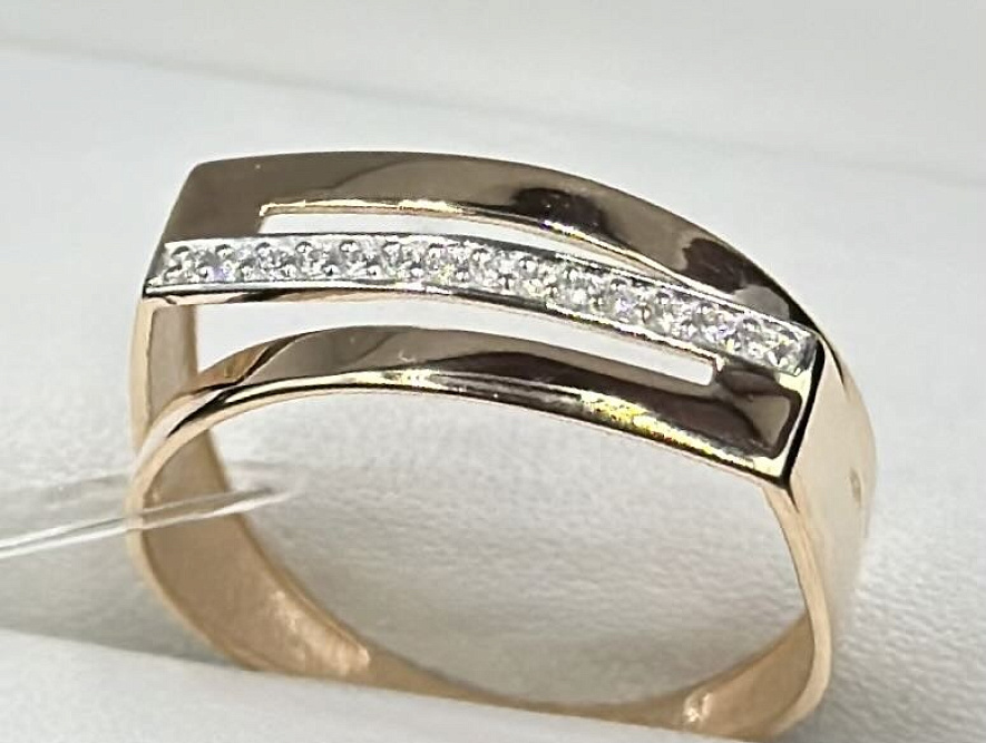 На фото Золотые кольца в Казахстане №кольцо из красного золота с фианитом 18.5 вес 1.98 г:     .