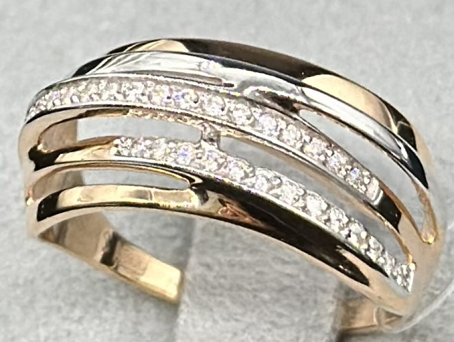 На фото Золотые кольца в Казахстане №кольцо из красного золота с фианитом 17.5 вес 3.02 г:     .