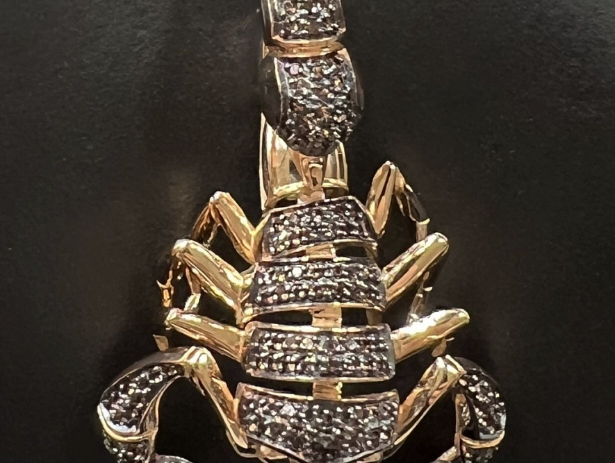 На фото Золотые подвески в Казахстане №подвеска из красного золота с фианитом вес 10.53 г:     .