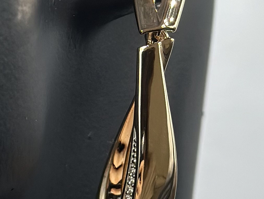 На фото Золотые серьги  №серьги из красного золота с фианитом вес 8.33 г:     .