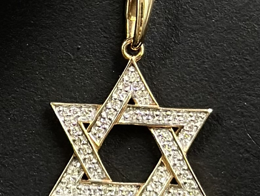 На фото Золотые подвески в Казахстане №подвеска из красного золота с бриллиантом вес 1.76 г:     .