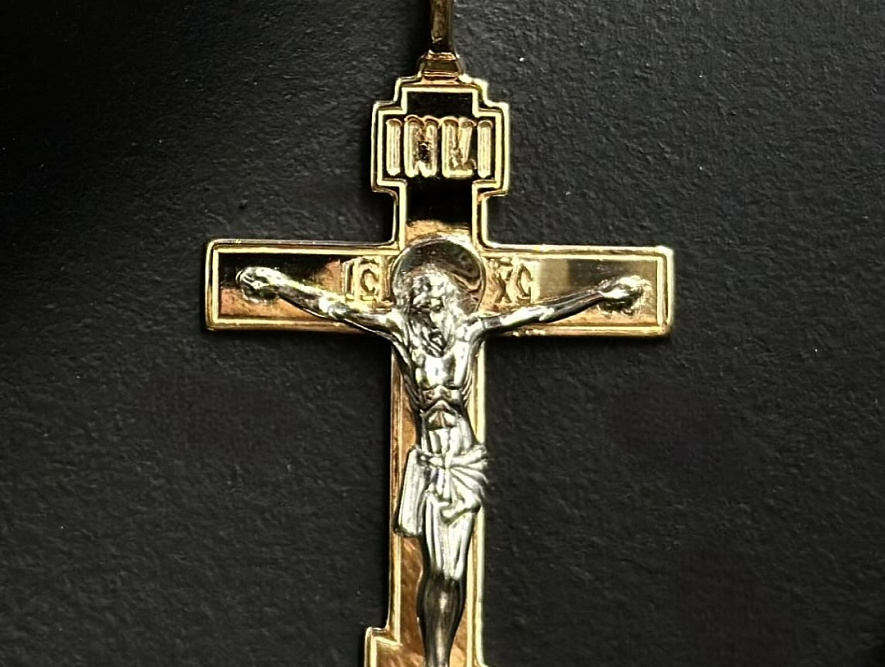 На фото Золотые кресты в Казахстане №крестик из белого золота без вставки вес 2.89 г:     .