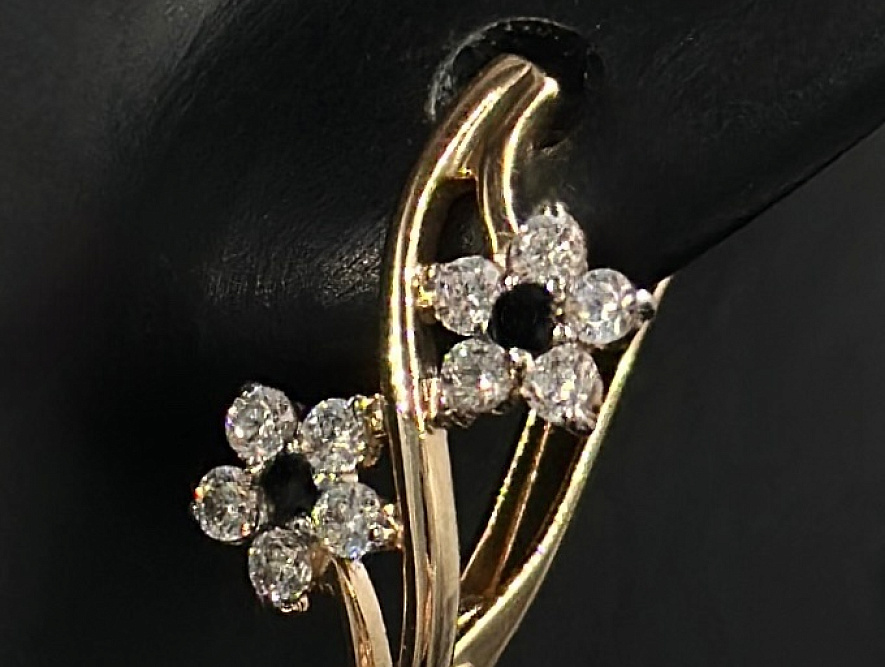 На фото Золотые серьги  №серьги из красного золота с фианитом вес 2.61 г:     .