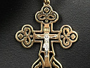 На фото Золотые кресты в Казахстане №крестик из красного золота без вставки вес 4.39 г:     .