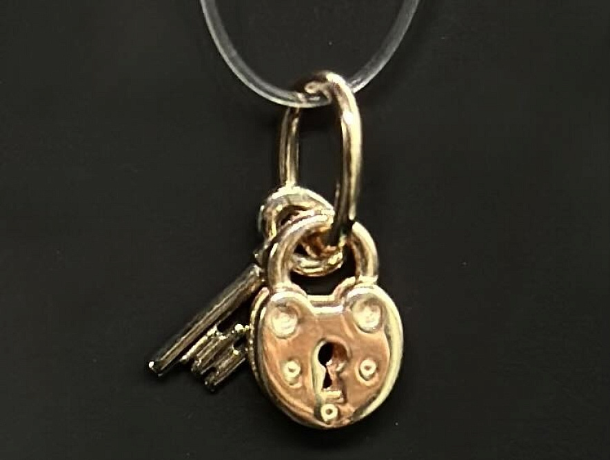 На фото Золотые подвески в Казахстане №подвеска из красного золота без вставки вес 0.86 г:     .