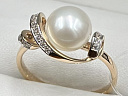 На фото Золотые кольца в Казахстане №кольцо из красного золота с жемчугом и фианитом 18 вес 3.34 г:     .