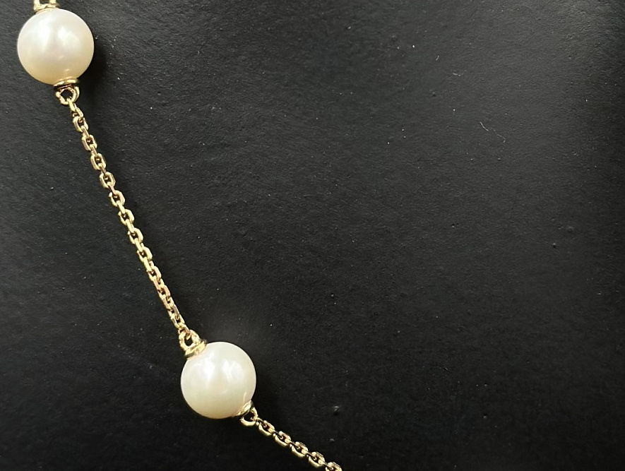 На фото Золотые колье в Казахстане №колье из красного золота с жемчугом вес 4.39 г:     .