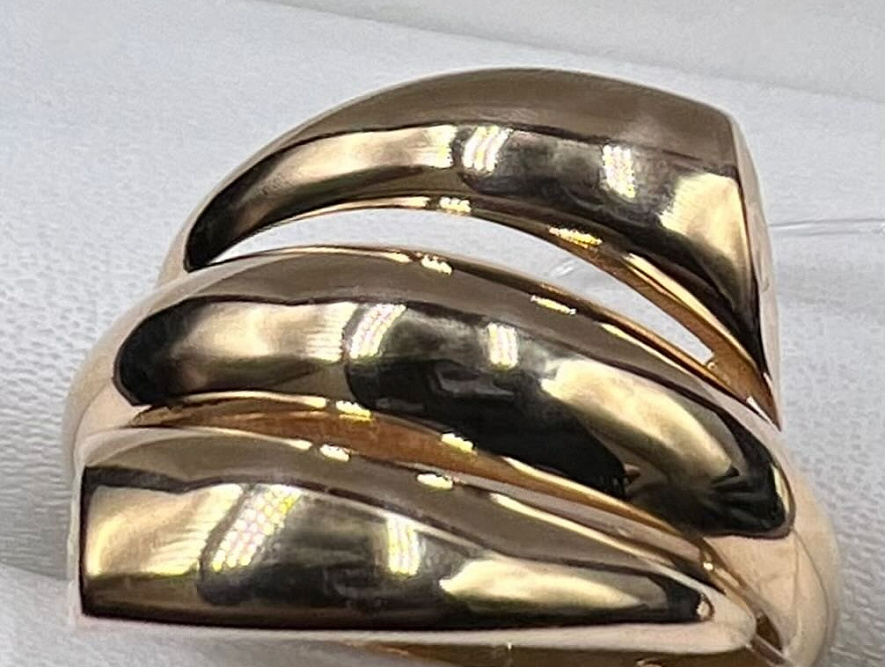 На фото Золотые кольца в Казахстане №кольцо из красного золота без вставки 18.5 вес 2.87 г:     .