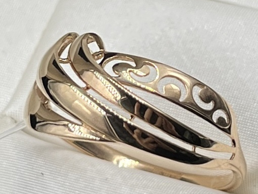 На фото Золотые кольца в Казахстане №кольцо из красного золота без вставки 21 вес 2.17 г:     .