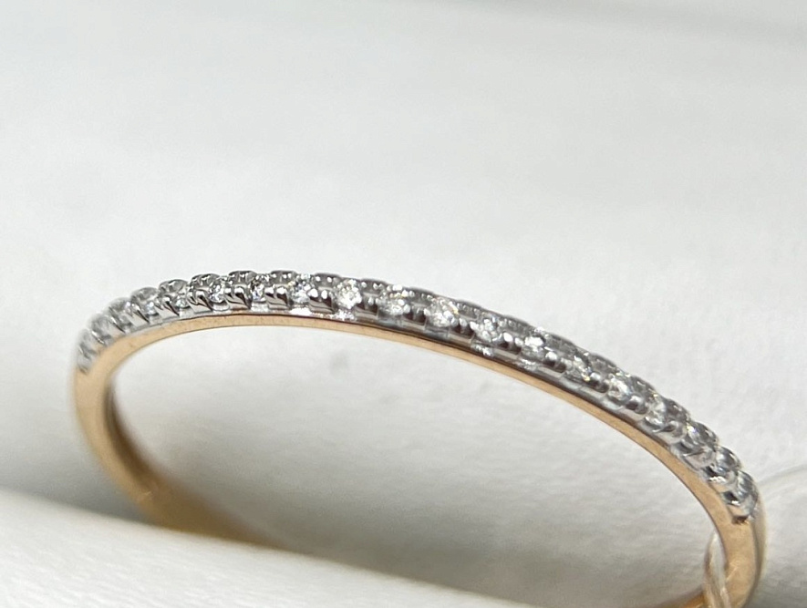 На фото Золотые кольца в Казахстане №кольцо из красного золота с бриллиантом 18 вес 0.8 г:     .