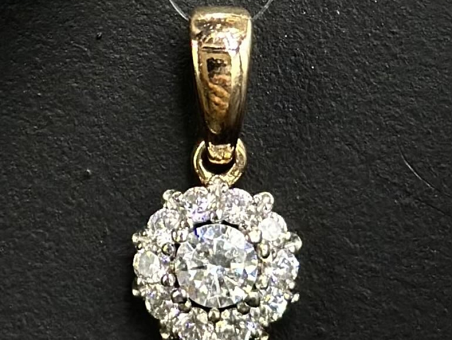 На фото Золотые подвески в Казахстане №подвеска из красного золота с фианитом вес 1.67 г:     .