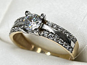 На фото Золотые кольца в Казахстане №кольцо из белого золота с фианит swarovskiом 17 вес 2.33 г:     .