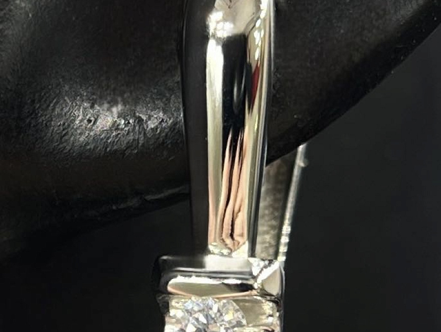 На фото Золотые серьги  №серьги из белого золота с бриллиантом вес 3.18 г:     .