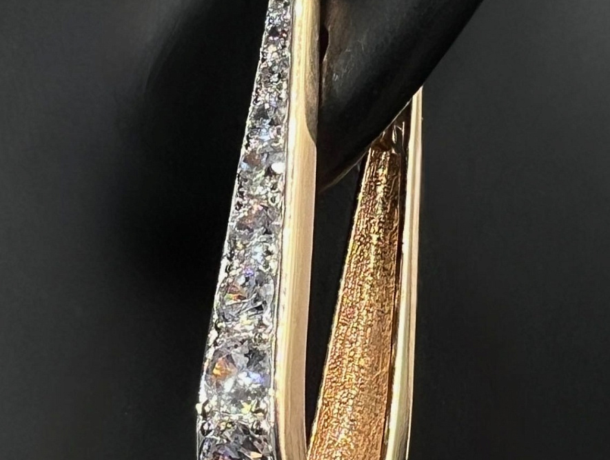 На фото Золотые серьги с янтарем в Казахстане №серьги из красного золота с фианитом вес 6.17 г:     .