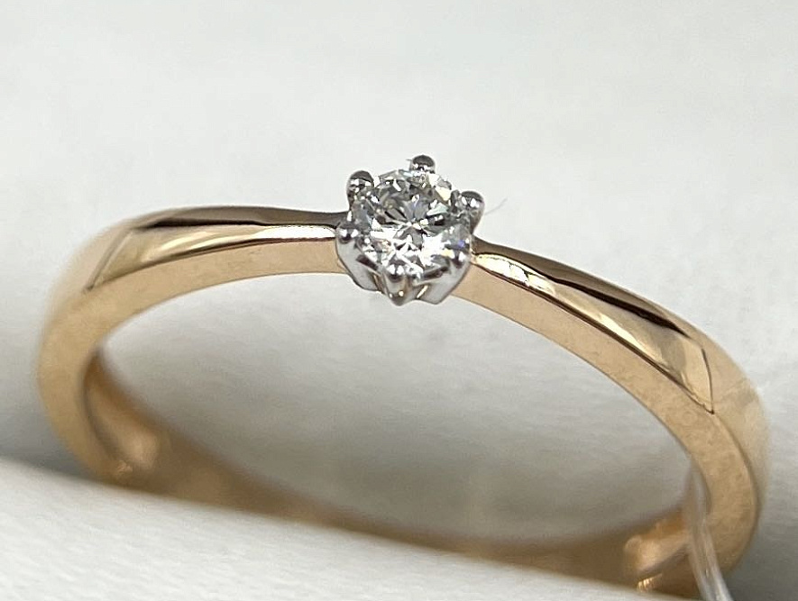 На фото Золотые кольца в Казахстане №кольцо из белого золота с бриллиантом 15.5 вес 1.48 г:     .