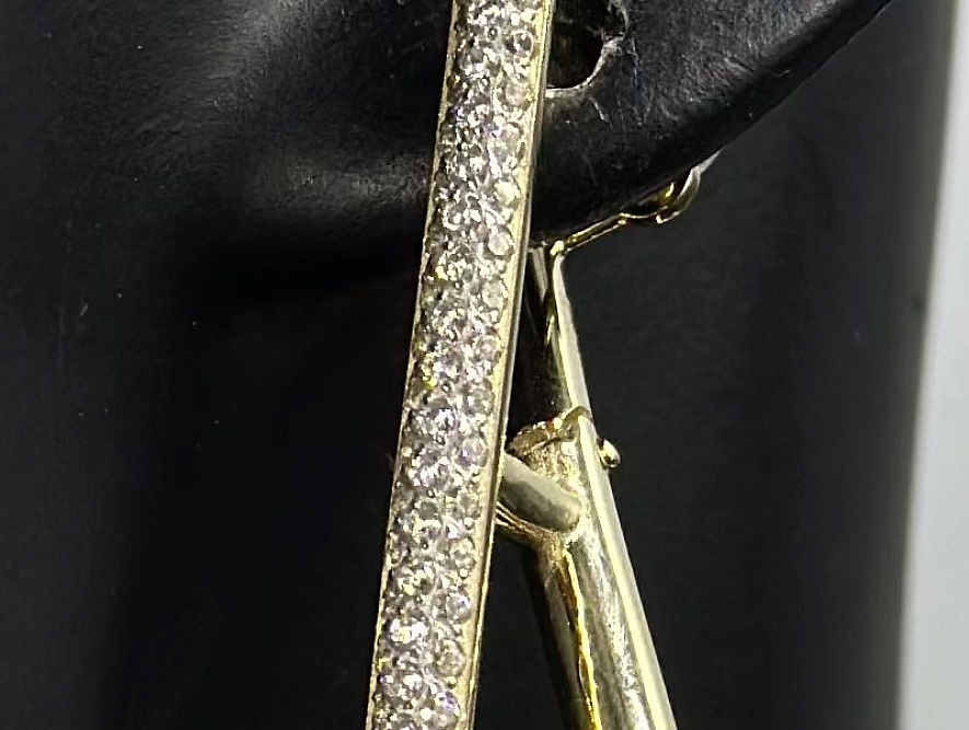 На фото Золотые серьги  №серьги из желтого золота с фианитом вес 4.83 г:     .