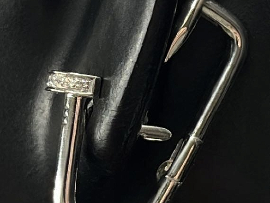 На фото Золотые серьги  №серьги из белого золота с бриллиантом вес 4.81 г:     .