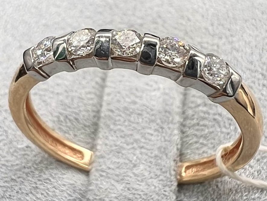 На фото Золотые кольца в Казахстане №кольцо из белого золота с бриллиантом 17.5 вес 1.84 г:     .