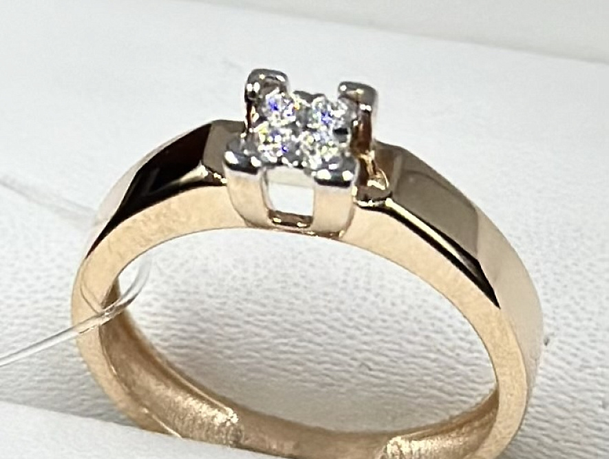 На фото Золотые кольца в Казахстане №кольцо из белого золота с бриллиантом 15 вес 1.51 г:     .