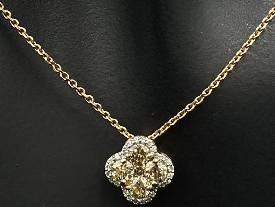 На фото Золотые колье в Казахстане №колье из красного золота с бриллиантом вес 2.32 г:     .